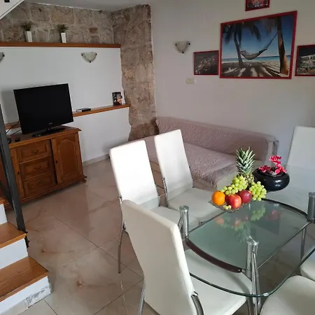 Homestay Deluxe Marta *