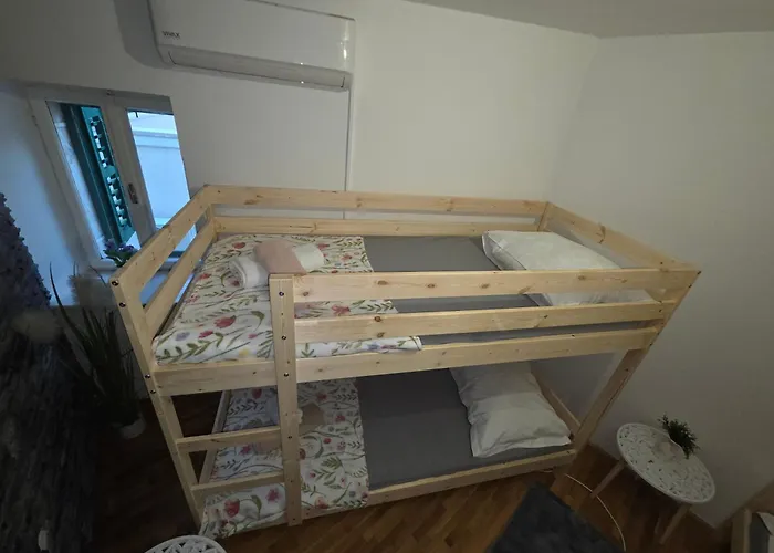 Deluxe Marta Homestay Split